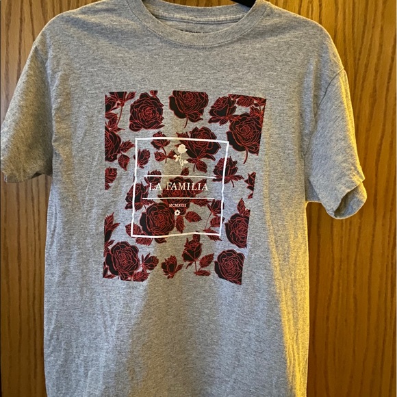 Rose T- Shirt - Picture 1 of 2
